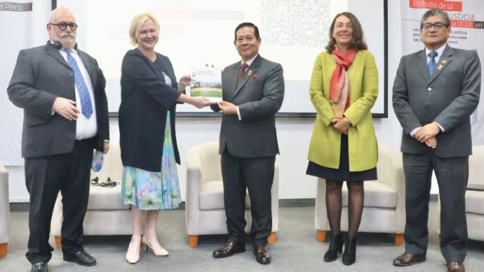 Ministro Arana: Estado peruano busca asumir normas de la OCDE sobre igualdad de acceso a la justicia como servicio centrado en las personas