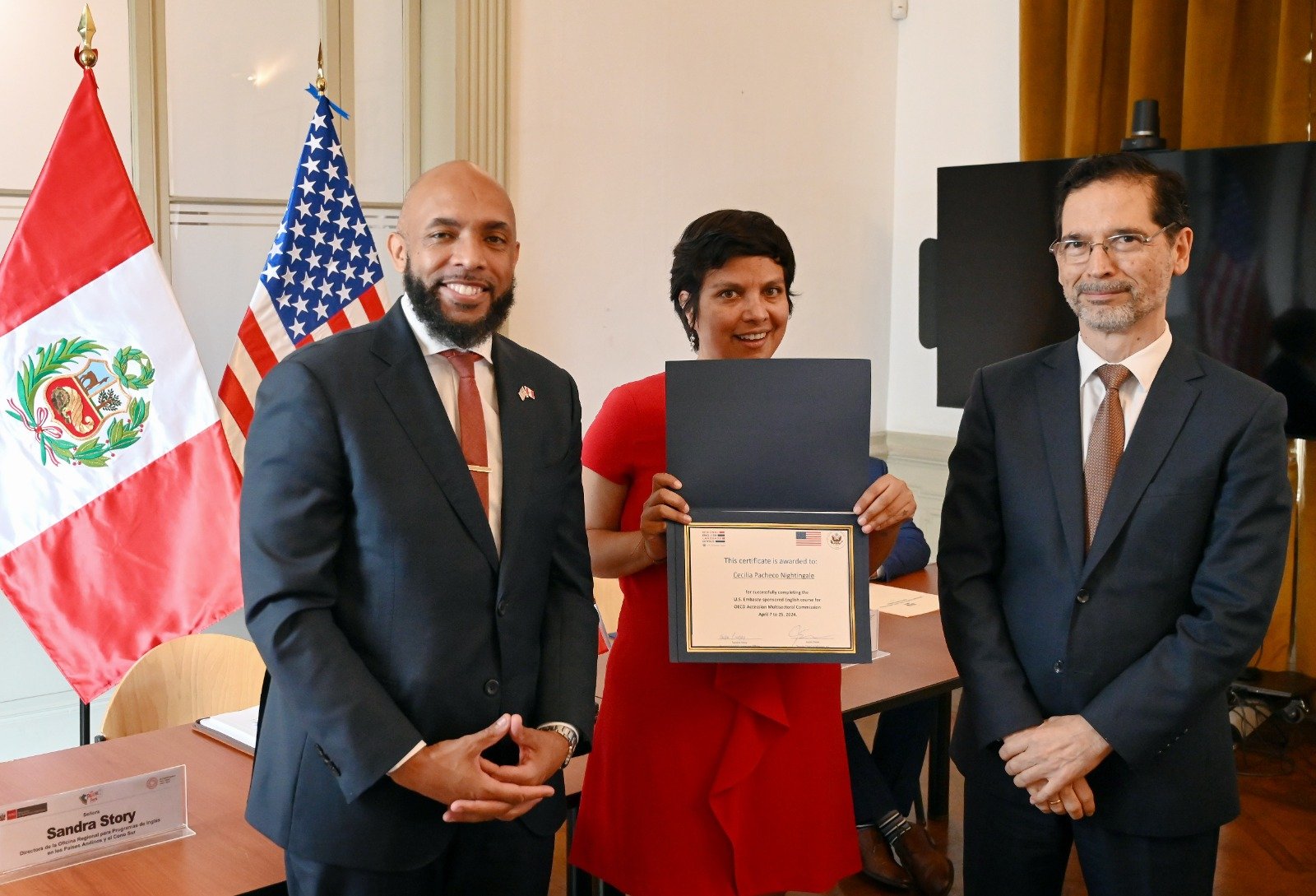 Clausura de seminario de inglés para servidores públicos - Imagen 6