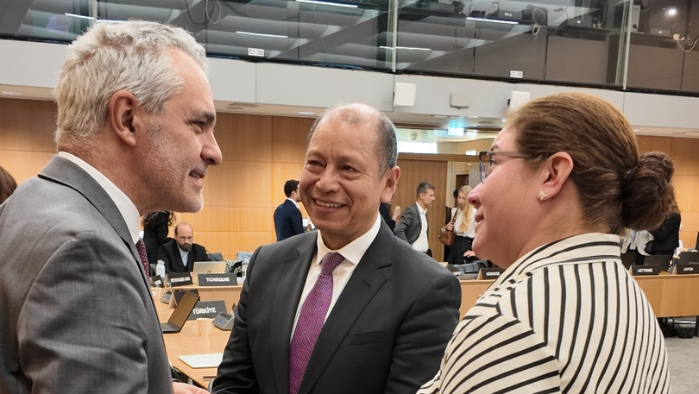 Ministro Daniel Maurate absolvió en París Examen de Adhesión del Perú a la OCDE