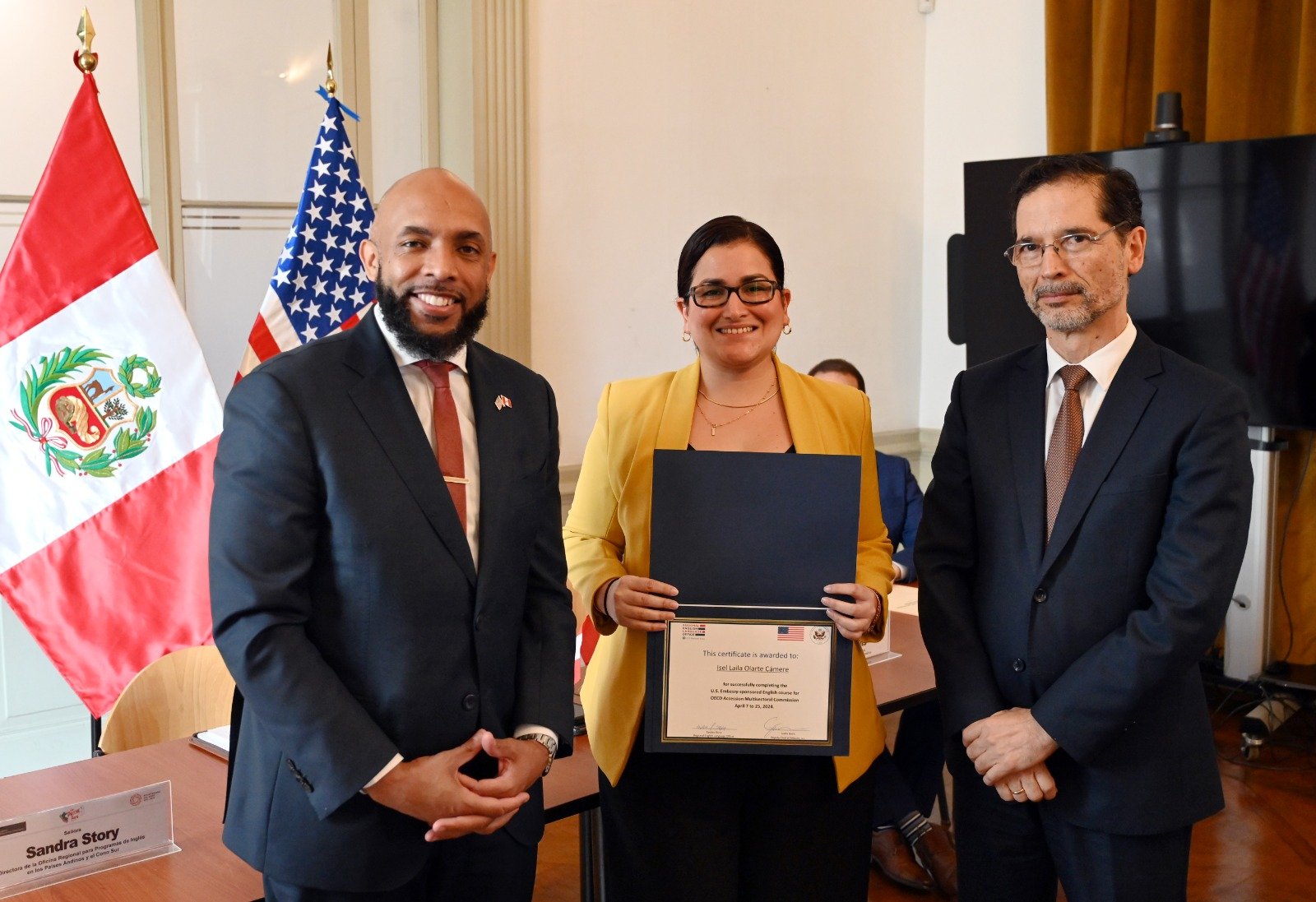 Clausura de seminario de inglés para servidores públicos - Imagen 7