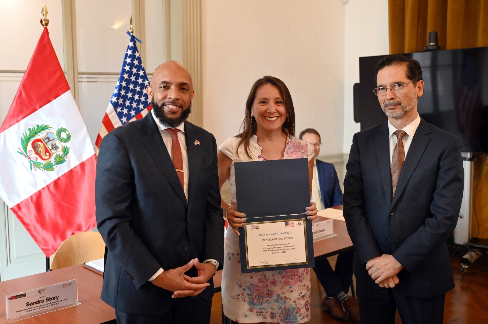 Clausura de seminario de inglés para servidores públicos - Imagen 5